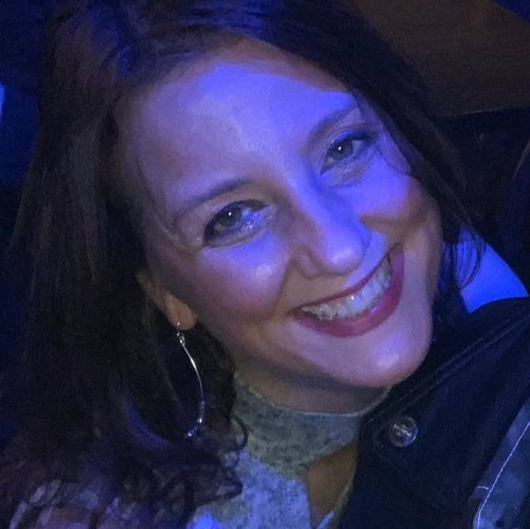 Meet your Posher, Amy - Picture 1 of 1